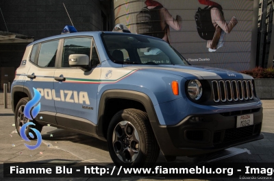 Jeep Renegade
Polizia di Stato
Reparto Prevenzione Crimine
Decorazione grafica Artlantis
POLIZIA M2242
Parole chiave: Jeep Renegade POLIZIAM2242 Festa_Polizia_2017