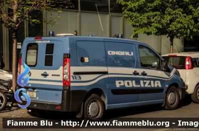 Fiat Scudo IV serie
Polizia di Stato
Unità Cinofile
POLIZIA M0495
Parole chiave: Fiat Scudo_IVserie POLIZIAM0495 Festa_Polizia_2017