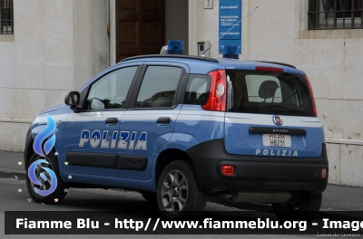 Fiat Nuova Panda 4x4 II serie
Polizia di Stato
POLIZIA H8251
Parole chiave: Fiat Nuova_Panda_4x4_IIserie POLIZIAH8251