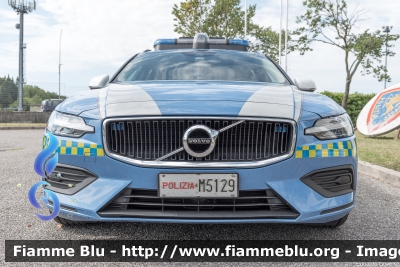 Volvo V60 II serie
Polizia di Stato
Polizia Stradale in servizio sulla rete autostradale di Autovie Venete
allestito Focaccia
POLIZIA M5129
Parole chiave: Volvo V60_IIserie POLIZIAM5129