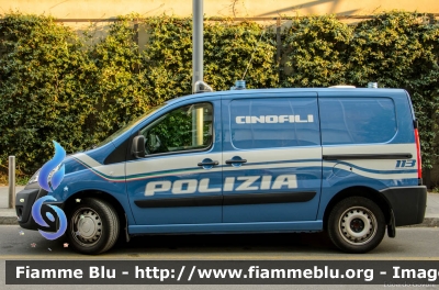 Fiat Scudo IV serie
Polizia di Stato
Unità Cinofile
POLIZIA M0495
Parole chiave: Fiat Scudo_IVserie POLIZIAM0495 Festa_Polizia_2017