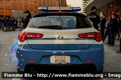 Alfa-Romeo Nuova Giulietta restyle
Polizia di Stato
Squadra Volante
Questura di Milano
Allestita NCT Nuova Carrozeria Torinese
POLIZIA M1396
Parole chiave: Alfa-Romeo Nuova_Giulietta_restyle POLIZIAM1396 Festa_Polizia_2017