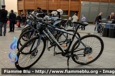 Mountain Bike Montante
Polizia di Stato
Polizia di Quartiere
Questura di Milano
Parole chiave: Mountain-Bike Montante Festa_Polizia_2017