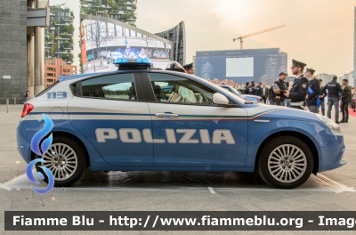 Alfa-Romeo Nuova Giulietta restyle
Polizia di Stato
Squadra Volante
Questura di Milano
Allestita NCT Nuova Carrozeria Torinese
POLIZIA M1396
Parole chiave: Alfa-Romeo Nuova_Giulietta_restyle POLIZIAM1396 Festa_Polizia_2017