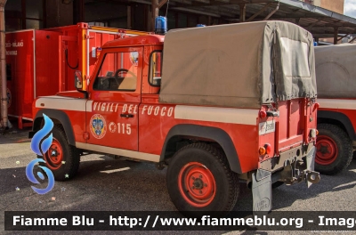 Land-Rover Defender 90
Vigili del Fuoco
Comando Provinciale di Milano
Nucleo NBCR
VF 23928
Parole chiave: Land-Rover Defender_90 VF23928