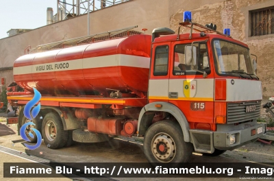 Iveco 175-24
Vigili del Fuoco
Comando Provinciale di Milano
VF 17476
Parole chiave: Iveco 175-24 VF17476