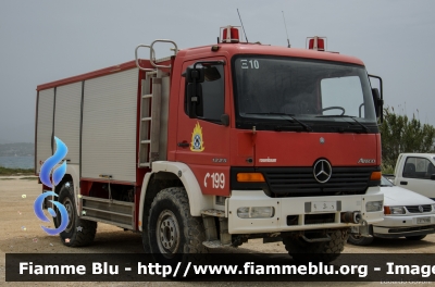 Mercedes-Benz Atego 1225 4x4 I serie
Ελληνική Δημοκρατία - Hellenic Republic - Grecia
Πυροσβεστικού Σώματος - Vigili del Fuoco
Ελέγχου της Κεφαλονιάς - Αποκόλληση του Ληξουρίου
Comando di Cefalonia - Distaccamento di Lixuri
Allestimento Rosenbauer
ΠΣ 3413
Parole chiave: Mercedes-Benz Atego_1225_4x4_Iserie