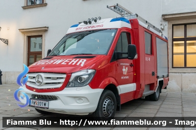 Mercedes-Benz Sprinter III serie restyle
Österreich - Austria
Betriebsfeuerwher Bhö-Hofburg - Wien
Vigili del fuoco aziendali del Palazzo Imperia dell'Hofburg a Vienna
KLF
Allestimento Rosenbauer
W40268E
Parole chiave: Mercedes-Benz Sprinter_IIIserie_restyle