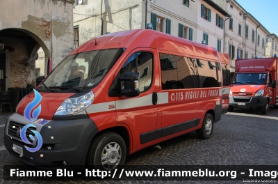 Fiat Ducato X250
Vigili del Fuoco
Comando Provinciale di Pisa
Nucleo NBCR
VF 26391
Parole chiave: Fiat Ducato_X250 VF26391 Befana_Vigili_del_Fuoco_2015