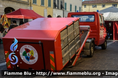 Mercedes-Benz Sprinter 4x4 II serie 
Vigili del Fuoco
Comando Provinciale di Pisa
Colonna Mobile Internazionale
VF 23494 
Parole chiave: Mercedes-Benz Sprinter_4x4_IIserie VF23494 Befana_Vigili_del_Fuoco_2015