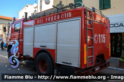 Iveco 190-26 
Vigili del Fuoco
Comando Provinciale di Pisa
Distaccamento Volontario di Ponsacco
VF 16581
Parole chiave: Befana_Vigili_del_Fuoco_2015