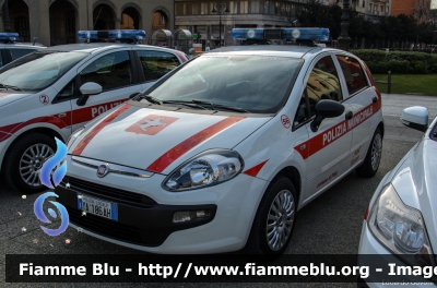 Fiat Punto Evo
56 - Polizia Municipale Pisa
Sezione Pisa Litorale
POLIZIA LOCALE YA 186 AH
Parole chiave: Fiat Punto_Evo POLIZIALOCALEYA186AH