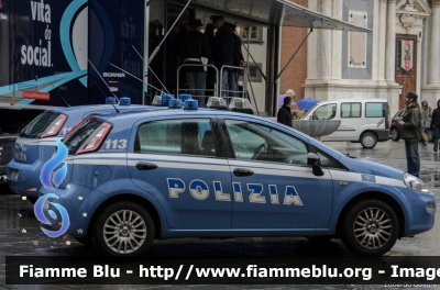 Fiat Punto VI serie
Polizia di Stato
Polizia delle Comunicazioni
POLIZIA H6503
Parole chiave: Fiat Punto_VIserie POLIZIAH6503 Una vita da social 2015