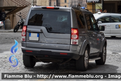 Land-Rover Discovery 4
Carabinieri
2° Brigata Mobile
Carabinieri Paracadutisti
Gruppo Intervento Speciale
Parole chiave: Land-Rover Discovery_4