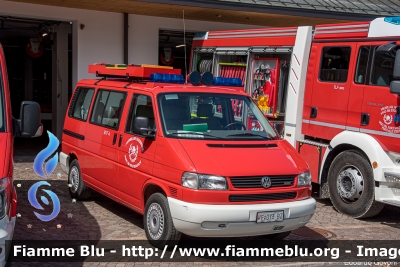 Volkswagen Transporter T4 Syncro restyle
Vigili del Fuoco
Unione Distrettuale Alta Val Venosta
Corpo Volontario di Prato allo Stelvio (BZ)
Freiwillige Feuerwehr Prad am Stilfserjoch
VF 0Y3 BZ
Parole chiave: Volkswagen Transporter_T4_Syncro_restyle VF0Y3BZ