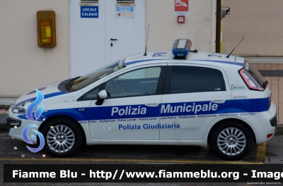 Fiat Punto Evo
Polizia Municipale "Unione dei Comuni della Bassa Romagna"
Comune di Lugo (RA)
Polizia Giudiziaria
Allestita Bertazzoni
POLIZIA LOCALE YA 065 AD
Parole chiave: Fiat Punto_Evo POLIZIALOCALEYA065AD