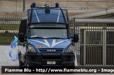 Iveco Daily IV serie
Polizia di Stato
III Reparto Mobile
POLIZIA F7894
Parole chiave: Iveco Daily_IVserie POLIZIAF7894