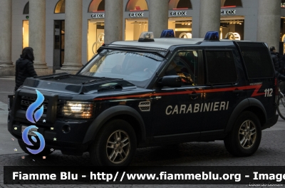 Land Rover Discovery 4
Carabinieri
III Reggimento "Lombardia"
CC BJ 022
Parole chiave: Land-Rover Discovery_4 CCBJ022