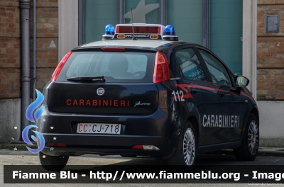 Fiat Grande Punto
Carabinieri
Con sistema EVA
CC CJ 718
Parole chiave: Fiat Grande_Punto CCCJ718