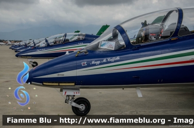 Aermacchi MB339PAN
Aeronautica Militare Italiana
313° Gruppo Addestramento Acrobatico
Stagione esibizioni 2017
Pony 0
Parole chiave: Aermacchi MB339PAN Pisa_AirShow_2017