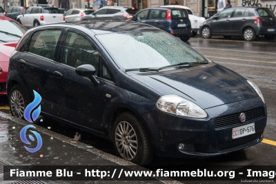 Fiat Grande Punto
Carabinieri
Comando Carabinieri Unità per la tutela Forestale, Ambientale e Agroalimentare
CC DP 576
Parole chiave: Fiat Grande_Punto CCDP576