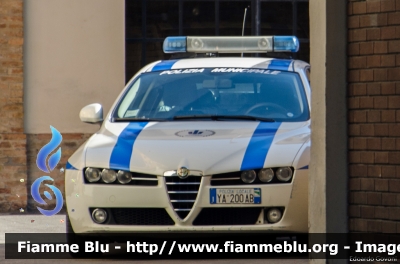 Alfa-Romeo 159
Polizia Municipale Ravenna
POLIZIA LOCALE YA 200 AB
Parole chiave: Alfa-Romeo 159 POLIZIALOCALEYA200AB