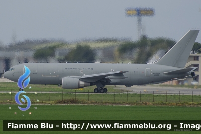 Boeing KC-767A
Aeronautica Militare Italiana
14° Stormo
MM 62228
14-03
Parole chiave: Boeing KC-767A