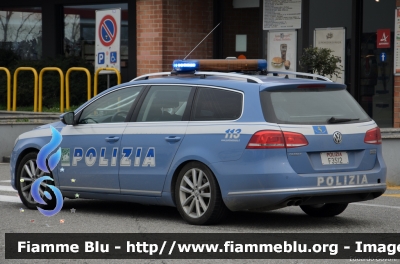 Volkswagen Passat Variant VII serie
Polizia di Stato
Polizia Stradale in servizio sull'Autocamionale della Cisa
POLIZIA F3512
Parole chiave: Volkswagen Passat_Variant_VIIserie POLIZIAF3512