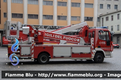 Iveco EuroCargo 110EL22 III serie
Vigili del Fuoco
Comando Provinciale di Milano
Piattaforme aeree ribassate
da 30 metri di sviluppo massimo
Allestimento Multitel-Pagliero
VF 27130
Parole chiave: Iveco EuroCargo_110EL22_IIIserie VF27130 Giornate_di_Primavera_Fai_2015