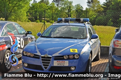 Alfa Romeo 159 Sportwagon Q4
Polizia di Stato
Polizia Stradale
in scorta al Giro d'Italia 2012
POLIZIA H1612
Parole chiave: Alfa-Romeo 159_Sportwagon_Q4 POLIZIAH1612 Giro_Italia_2012