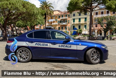 Alfa-Romeo Nuova Giulia
Polizia Locale Bardolino (VR)
Allestimento Bertazzoni Veicoli Speciali
Linea Pi-Elle
POLIZIA LOCALE YA 589 AF
Parole chiave: Alfa-Romeo Nuova_Giulia POLIZIALOCALEYA589AF