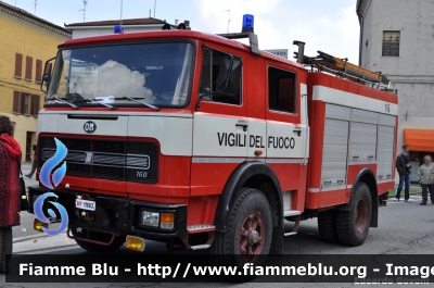 Iveco Om 160
Vigili del Fuoco
AutoPompaSerbatoio allestimento Baribbi
VF 11663
Parole chiave: Iveco OM 160 VF11663