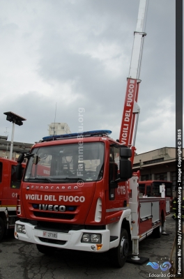 Iveco EuroCargo 110EL22 III serie
Vigili del Fuoco
Comando Provinciale di Milano
Piattaforme aeree ribassate
da 30 metri di sviluppo massimo
Allestimento Multitel-Pagliero
VF 27185
Parole chiave: Iveco EuroCargo_110EL22_IIIserie VF27185 Giornate_di_Primavera_Fai_2015