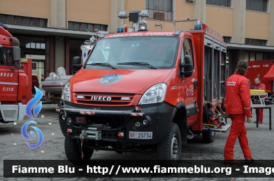 Iveco Daily 4x4 IV serie
Vigili del Fuoco
Comando Provinciale di Milano
Nucleo Sommozzatori
VF 25734
Parole chiave: Giornate_di_Primavera_Fai_2015