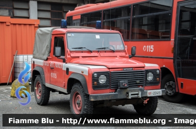 Land-Rover Defender 90
Vigili del Fuoco
Comando Provinciale di Milano
VF 22415
Parole chiave: Land-Rover Defender_90 VF22415 Giornate_di_Primavera_Fai_2015