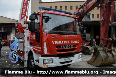 Iveco EuroCargo 110EL22 III serie
Vigili del Fuoco
Comando Provinciale di Milano
Piattaforme aeree ribassate
da 30 metri di sviluppo massimo
Allestimento Multitel-Pagliero
VF 27185
Parole chiave: Iveco EuroCargo_110EL22_IIIserie VF27185 Giornate_di_Primavera_Fai_2015