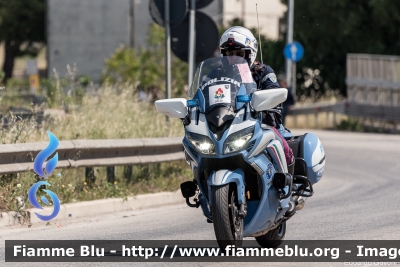 Yamaha FJR 1300 II serie
Polizia di Stato
Polizia Stradale
in scorta al Giro d'Italia 2022
Parole chiave: Yamaha FJR_1300_IIserie