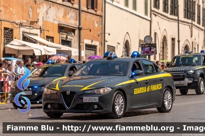 Alfa-Romeo Nuova Giulia
Guardia di Finanza
Allestimento FCA
GdiF 252 BQ
Parole chiave: Alfa-Romeo Nuova_Giulia GdiF252BQ Festa_della_repubblica2023