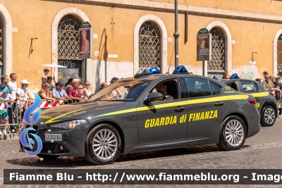 Alfa-Romeo Nuova Giulia
Guardia di Finanza
Allestimento FCA
GdiF 252 BQ
Parole chiave: Alfa-Romeo Nuova_Giulia GdiF252BQ Festa_della_repubblica2023