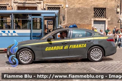 Alfa-Romeo Nuova Giulia
Guardia di Finanza
Allestimento FCA
GdiF 252 BQ
Parole chiave: Alfa-Romeo Nuova_Giulia GdiF252BQ Festa_della_repubblica2023