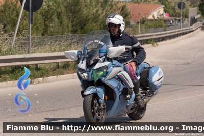 Yamaha FJR 1300 II serie
Polizia di Stato
Polizia Stradale
in scorta al Giro d'Italia 2022
Parole chiave: Yamaha FJR_1300_IIserie