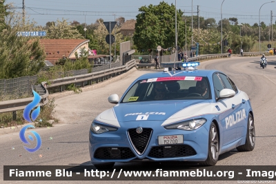 Alfa Romeo Nuova Giulia Q4
Polizia di Stato
Polizia Stradale
in scorta al Giro d'Italia 2022
POLIZIA M2700
Parole chiave: Alfa_Romeo Nuova_Giulia_Q4 POLIZIAM2700