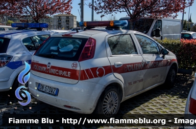 Fiat Grande Punto
33 - Polizia Municipale Cascina (PI)
Allestito Ciabilli
Parole chiave: Fiat Grande_Punto XX_Convegno_Nazionale_Polizia_Locale