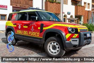 Land-Rover Defender 110 II serie
Vigili del Fuoco
Unione Distrettuale della Val Di Sole
Corpo Volontario di Pejo (TN)
VF 1W7 TN
Parole chiave: Land-Rover Defender_110_IIserie VF1W7TN