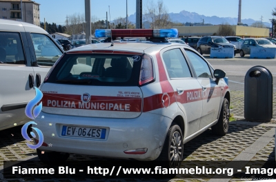 Fiat Punto VI serie
Polizia Municipale Pescia (PT)
Allestita Ciabilli
Parole chiave: Fiat Punto_VIserie XX_Convegno_Nazionale_Polizia_Locale