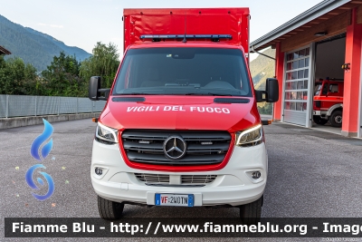 Mercedes-Benz Sprinter 4x4 IV serie
Vigili del Fuoco
Unione Distrettuale della Val Di Sole
Corpo Volontario di Malè (TN)
Allestimento Kofler Fahrzeugbau
VF 2W0 TN
Parole chiave: Mercedes-Benz_Sprinter_4x4_IVserie VF2W0TN