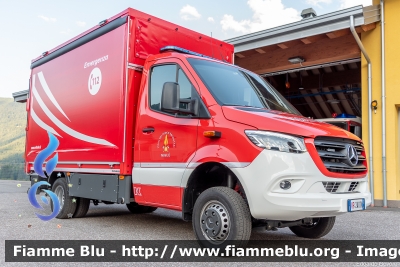 Mercedes-Benz Sprinter 4x4 IV serie
Vigili del Fuoco
Unione Distrettuale della Val Di Sole
Corpo Volontario di Malè (TN)
Allestimento Kofler Fahrzeugbau
VF 2W0 TN
Parole chiave: Mercedes-Benz_Sprinter_4x4_IVserie VF2W0TN