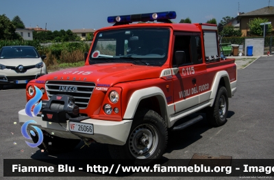 Iveco Massif
Vigili del Fuoco
Comando Provinciale di Milano 
Distaccamento Volontario di Lazzate
VF 26066
Parole chiave: Iveco Massif VF26066