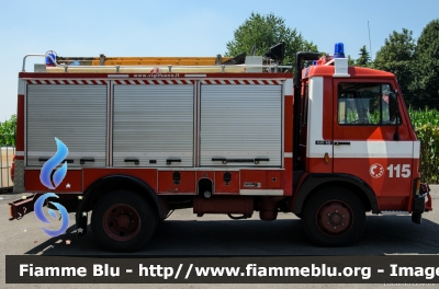 Iveco 60-10
Vigili del Fuoco
Comando Provinciale di Milano
Distaccamento Volontario di Lazzate
Polisoccorso allestimento Baribbi
Carro maltempo
VF 14033
Parole chiave: Iveco 60-10 VF14033