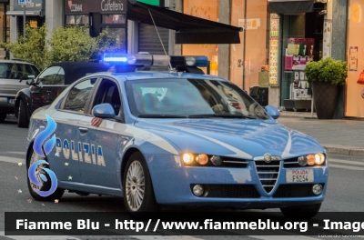 Alfa-Romeo 159
Polizia di Stato
Squadra Volante
POLIZIA F5254
Parole chiave: Alfa-Romeo 159 POLIZIAF5254